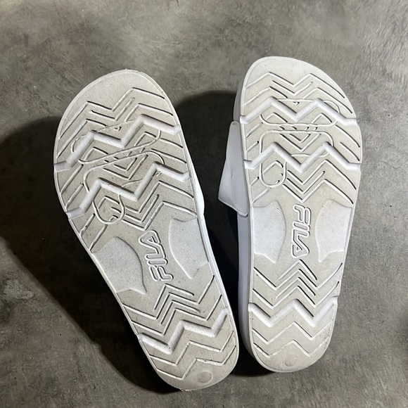 Fila Slides - Picture 2 of 3